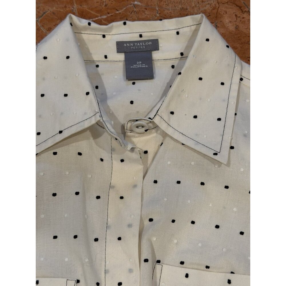ANN TAYLOR LOFT BLACK IVORY DOT TOP BLOUSE BUTTOND DOWN 2P XS 3/4 SLEEVE NEW - Picture 2 of 5